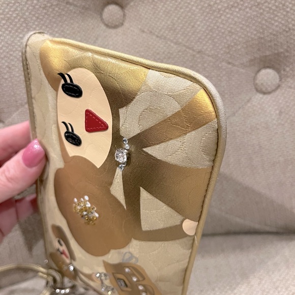 Coach Poppy-Chan GOLDY Collectible Y2K Wristlet - Picture 8 of 14